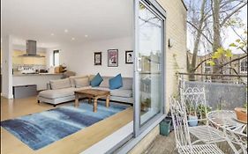Spacious, Bright And Modern Flat In Holloway